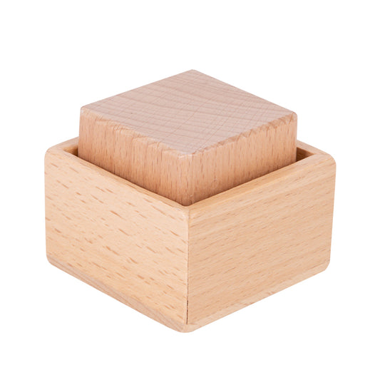 Cube avec boîte d’encastrement